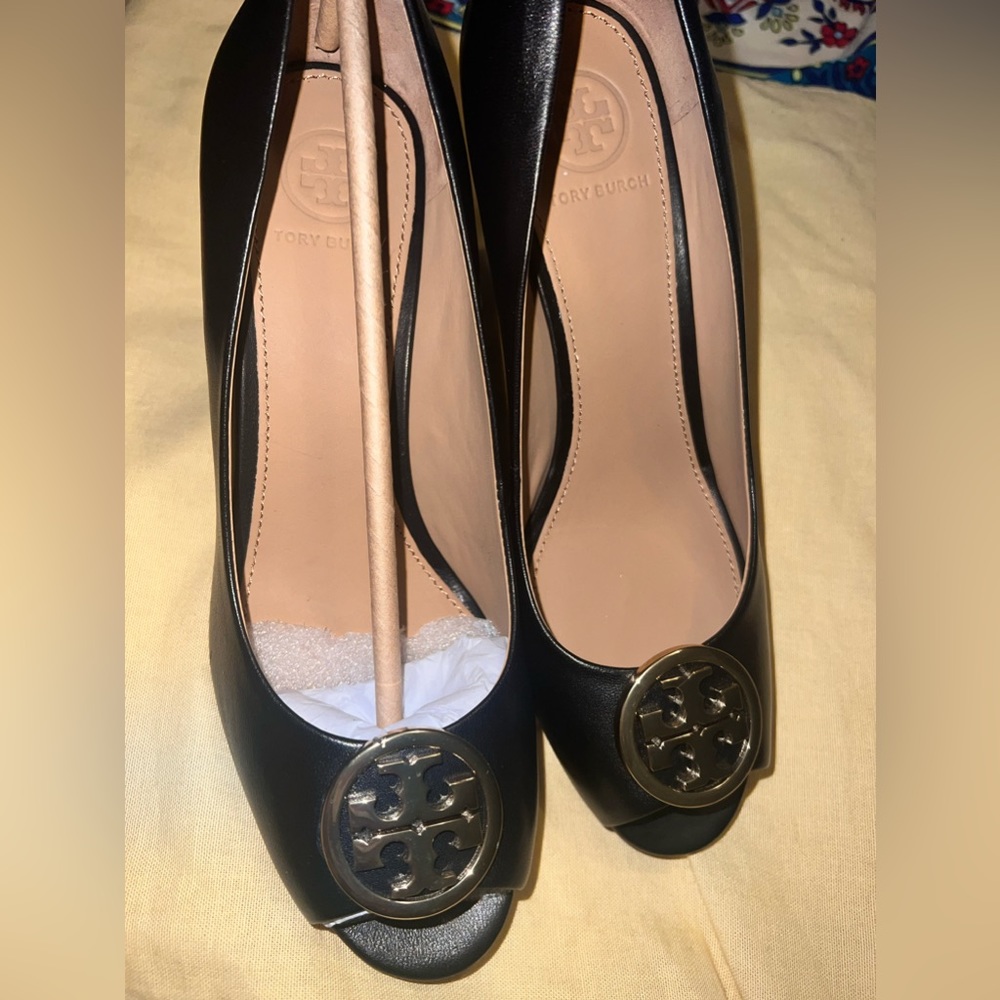 NEW TORY BURCH WEDGE HEEL